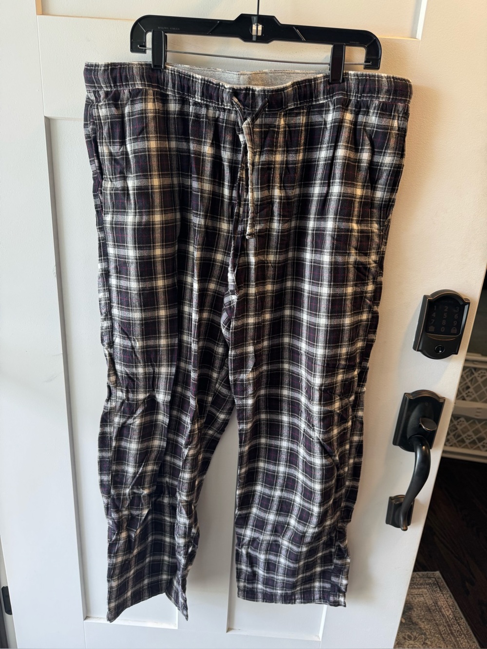 Gap Men's Black Plaid Lounge Pants - Comfortable Everyday Wear